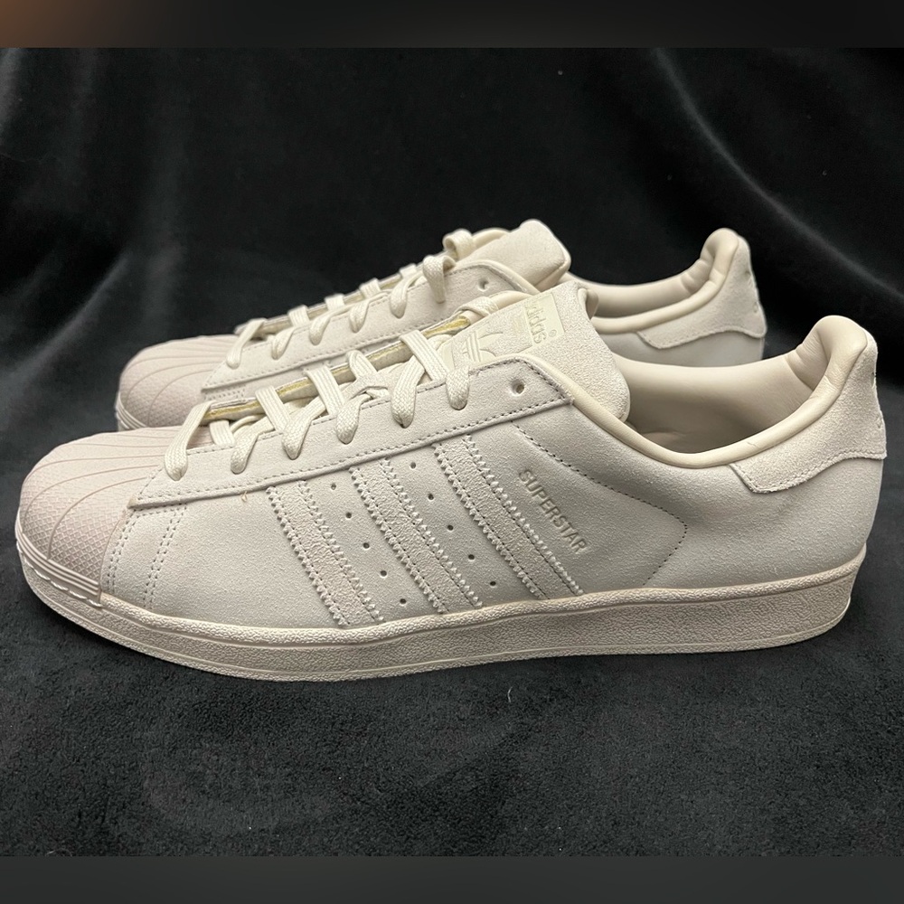 Adidas Men's Cream Sneakers